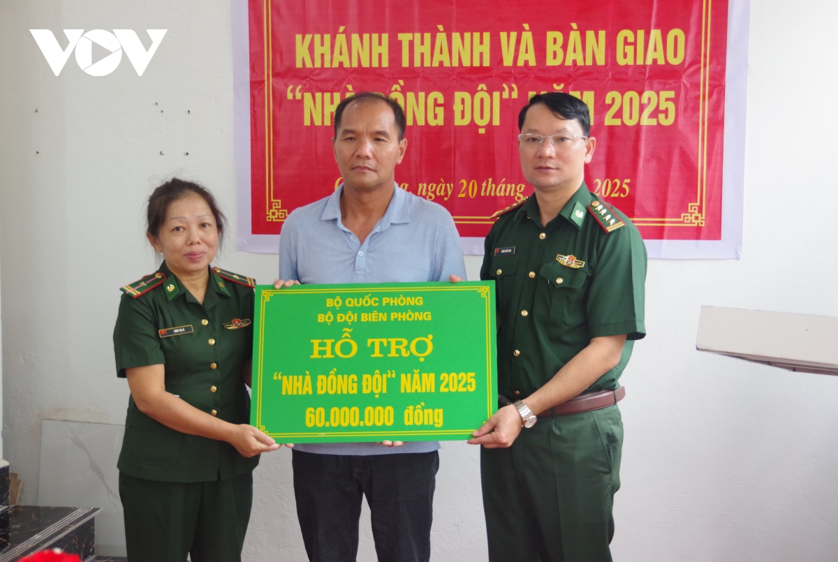 Cao Bằng: Bàn giao “Nhà đồng đội” cho quân nhân có hoàn cảnh khó khăn